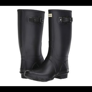 Hunter Black Gloss Huntress Field Boot - Size 10